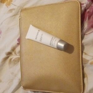 [2 For 1]Gold Clutch with Skeyndor Global Lift Cream